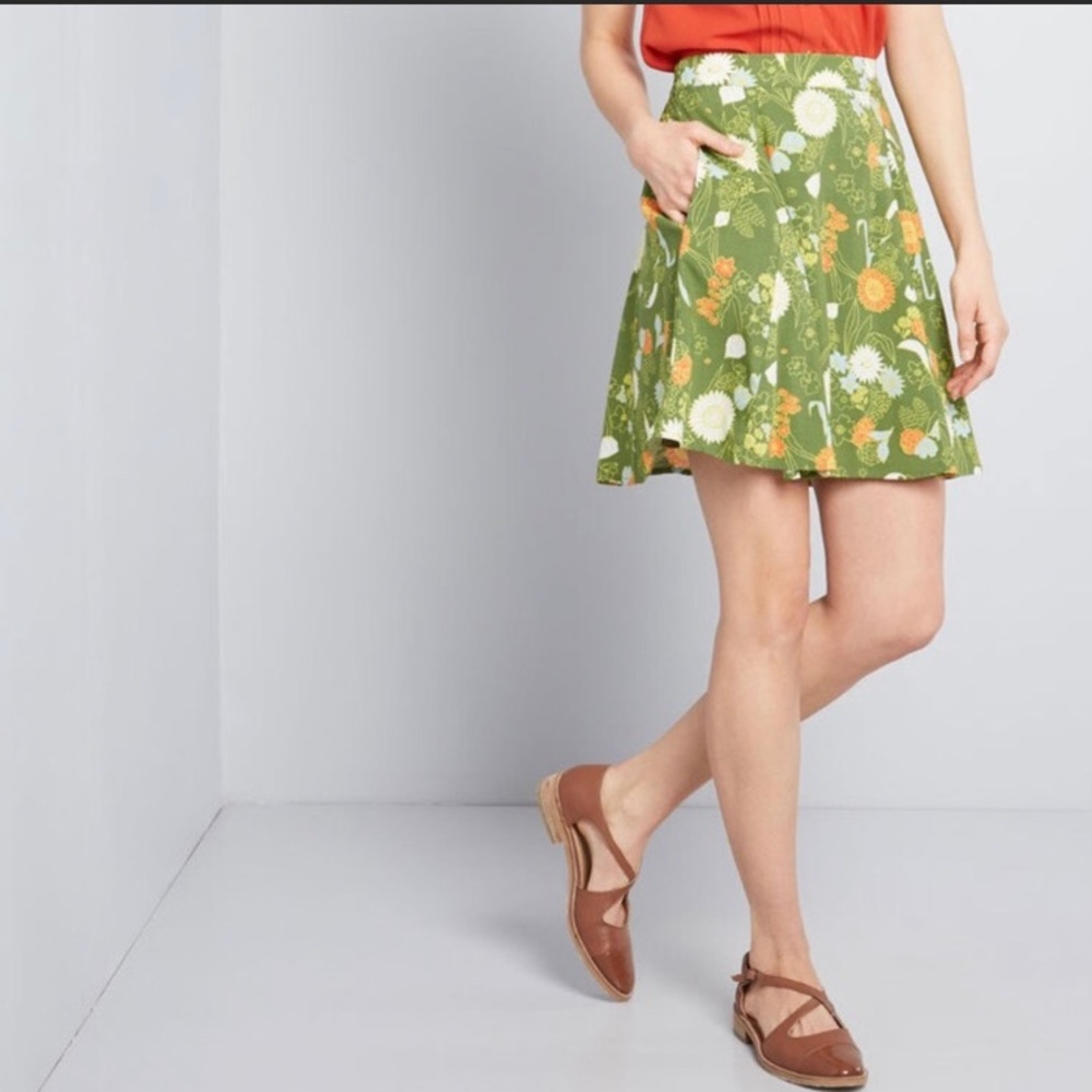 Modcloth Green Floral Stay Sassy Skater Skirt